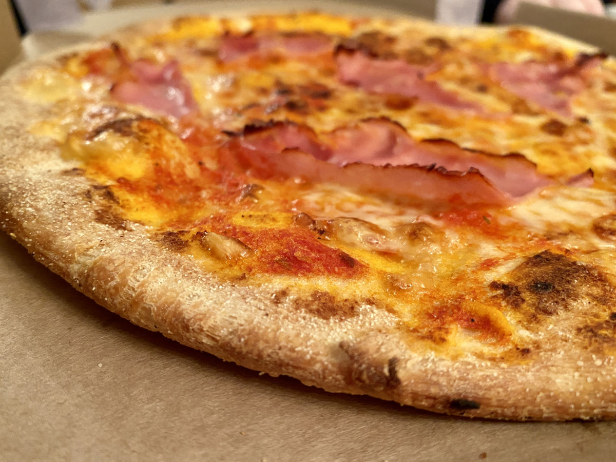 Die Geschichte der Pizza: vom Arme-Leute-Essen zum Gourmet-Gericht