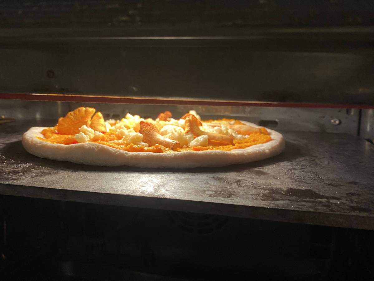 5 pizza kuerbis maronenpesto backen Salamico