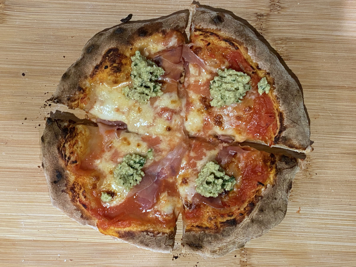 pizza ricotta oliven creme parmaschinken