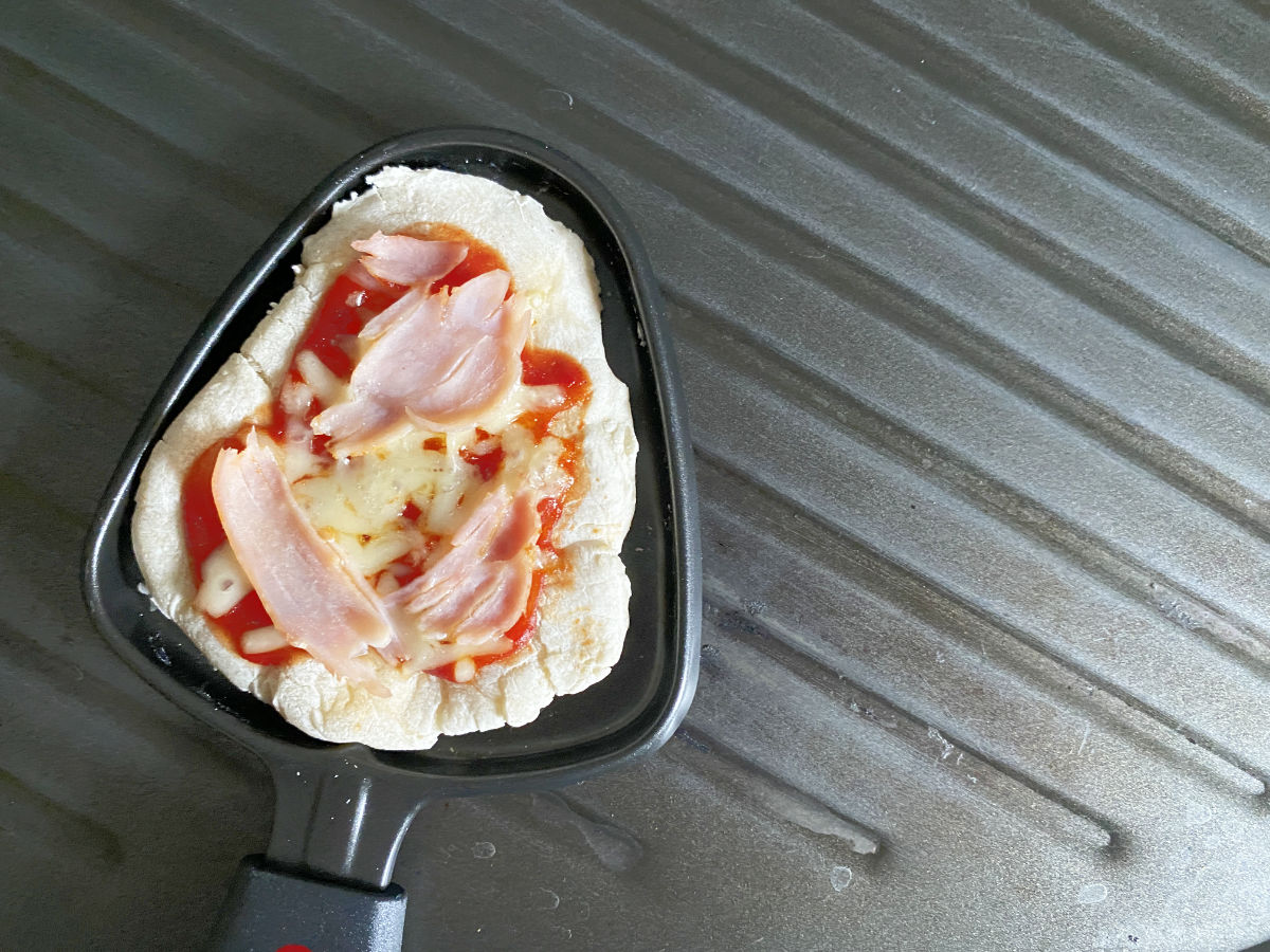 Raclette Pizza: Die besten Ideen, der beste Teig und Käse für dein Silvester-Essen